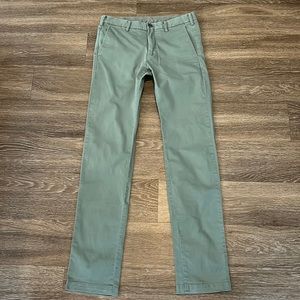 Uniqlo Men’s Slim Fit Chinos 30x34